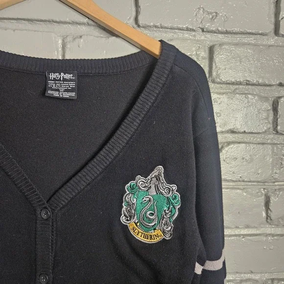 Harry Potter Womens Cardigan 2XL Slytherin Crest Varsity Knit Black - Picture 3 of 7